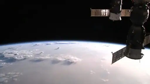 ISS Live Now: Terra ao vivo 4